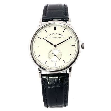 A. Lange & Söhne Saxonia Handaufzug Weißgold Ref. 216.026, Gehäuse aus 18 kt Weißgold, Alligatorlederband, Saphirglas, Zifferblatt aus Massiv Silber