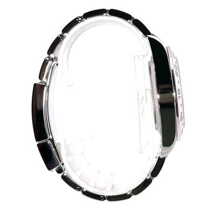 Seitenansicht der Rolex Explorer II 42 Edelstahl Ref. 216570 mit schwarzem Zifferblatt, poliertem und satiniertem Edelstahlgehäuse, aus dem Jahr 2018.