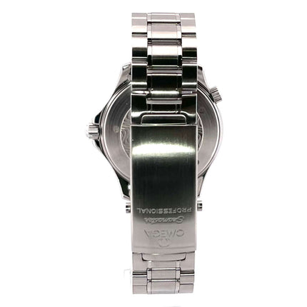 Rückseite der Omega Seamaster 300M Diver 41 Ref. 2264.50.00 mit Edelstahlarmband und Faltschließe, poliertes und satiniertes Finish.