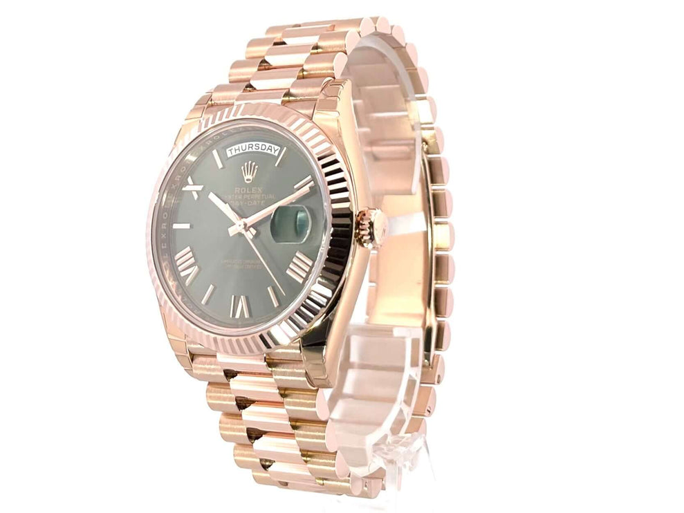 Rolex Day-Date 40 Everose-Gold 228235, olivgrünes Zifferblatt mit römischen Ziffern, Präsident-Armband, Luxus-Armbanduhr, Seitenansicht
