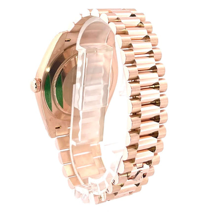 Rückseite Rolex Day-Date 40 Everose-Gold 228235, 18 kt Everose-Gold Gehäuse und Präsident Armband, poliert und satiniert