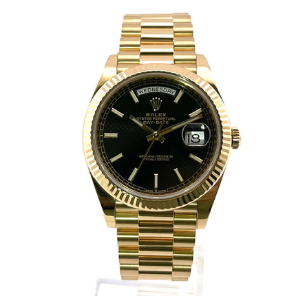 228238-schwarz-2019-130-1