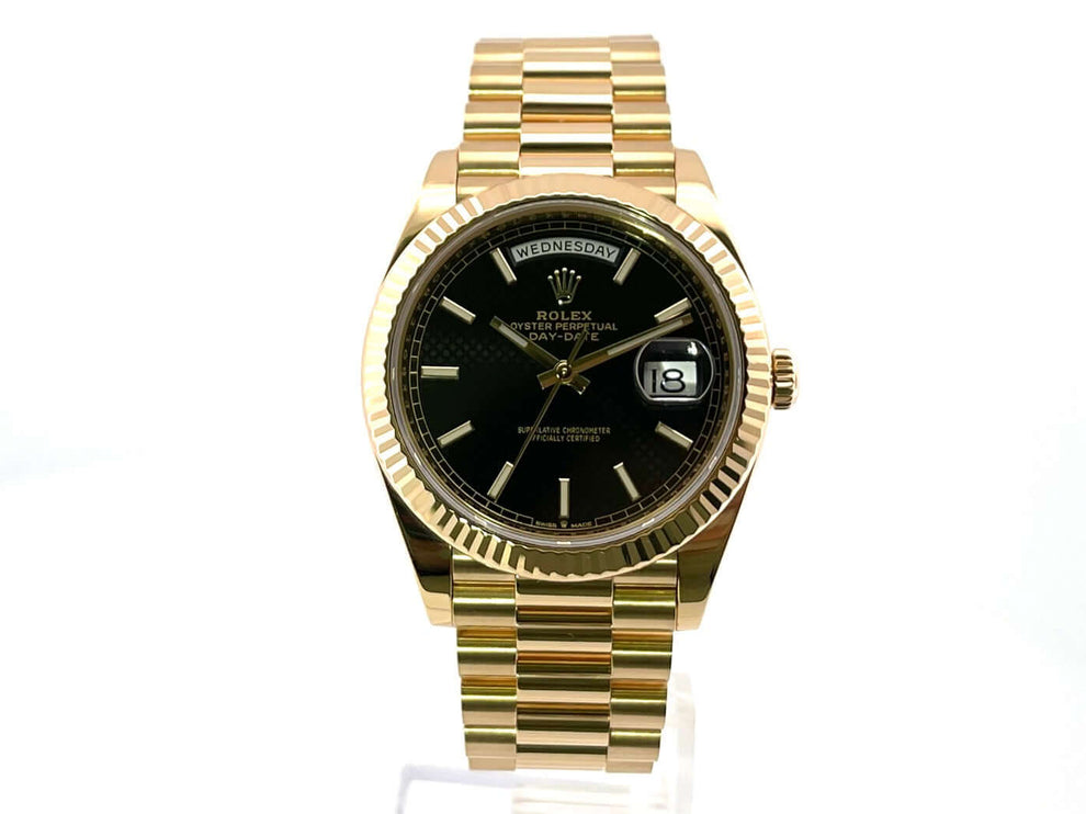 228238-schwarz-2019-130-1