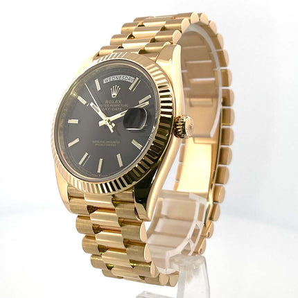 228238-schwarz-2019-130-2