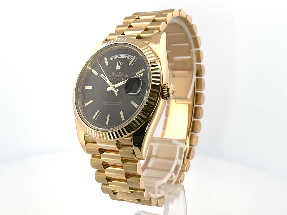 228238-schwarz-2019-130-2