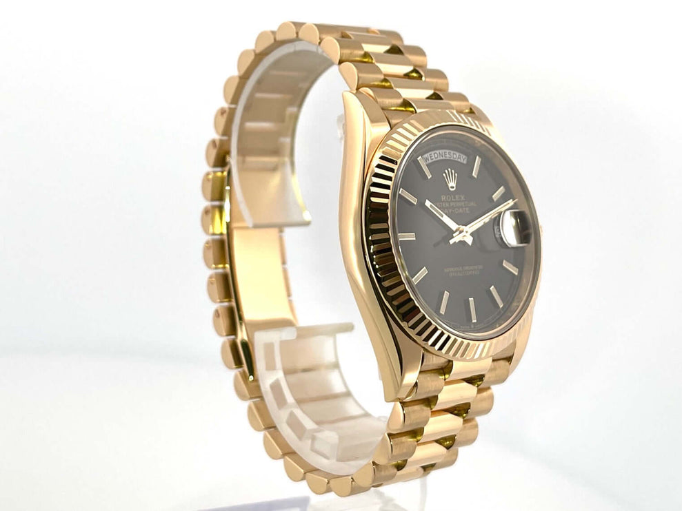 228238-schwarz-2019-130-3