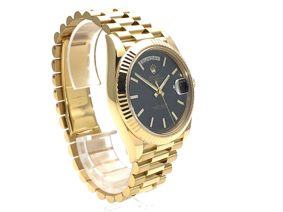 228238-schwarz-2019-170-2