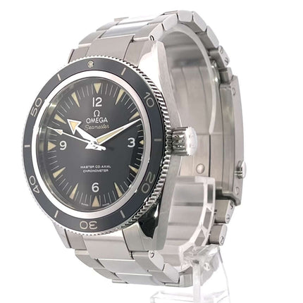 Omega Seamaster 300 Master Co-Axial Ref. 233.30.41.21.01.001, Edelstahl Gehäuse und Armband, schwarzes Zifferblatt, 2015 Uhr Modell.