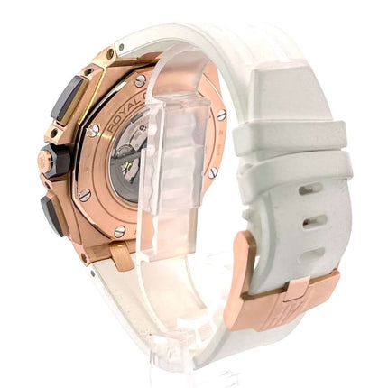 Rückseite der Audemars Piguet Royal Oak Offshore 26401RO.OO.A002CA.02 Uhr mit 18 kt Roségoldgehäuse und weißem Kautschukarmband.