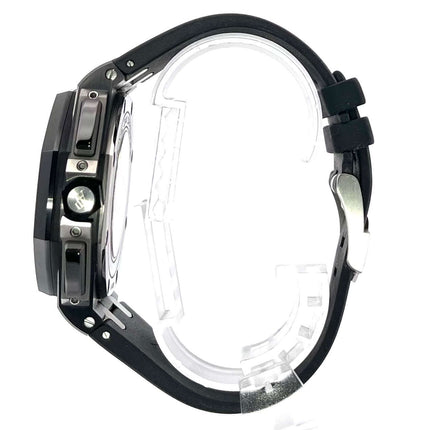 Seitliche Ansicht des Audemars Piguet Royal Oak Offshore Chronograph 26405CE.OO.A002CA.02 mit schwarzem Kautschukband und Keramikgehäuse.