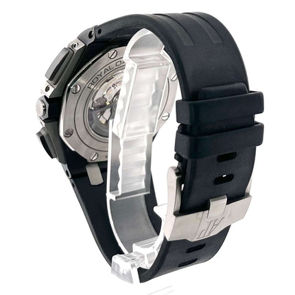 Rückansicht der Audemars Piguet Royal Oak Offshore Chronograph 26405CE.OO.A002CA.02 mit schwarzem Kautschukband und Titan Dornschließe