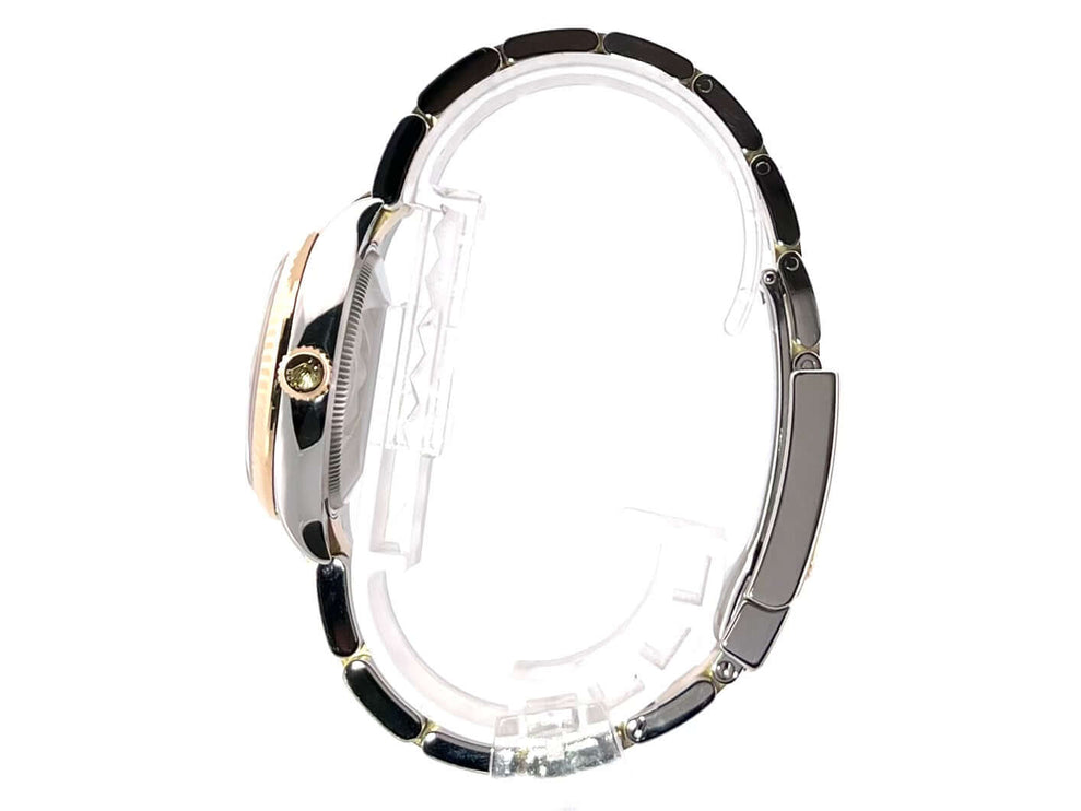 Seitenansicht der Rolex Datejust 31 Oystersteel Gelbgold 278273 mit Oysterband und Gehäuse aus poliertem und satiniertem Edelstahl.