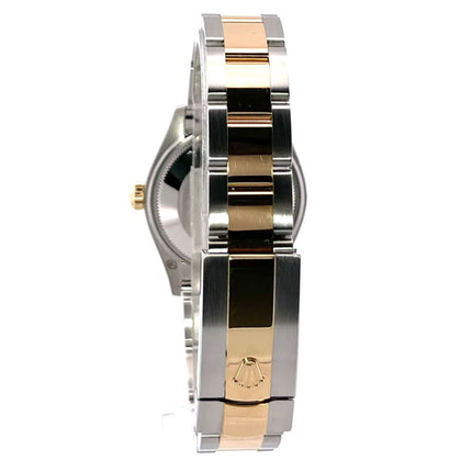 Rückansicht des Rolex Datejust 31 Oystersteel Gelbgold mit poliertem und satiniertem Edelstahl/Gelbgold Armband und Faltschließe.
