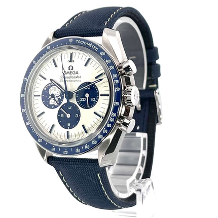 Omega Speedmaster Moonwatch Silver Snoopy Award 310.32.42.50.02.001, Edelstahlgehäuse, blaues Textilband, silbernes Zifferblatt