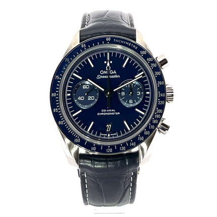 Omega Speedmaster Moonwatch 311.93.44.51.03.001 mit blauem Zifferblatt und Lederarmband, Titan-Gehäuse und Tachymeterskala