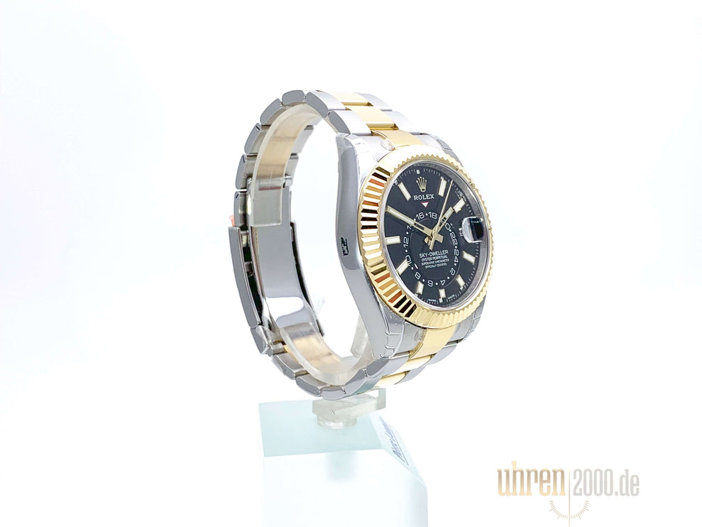 326933-schwarz-2018-3