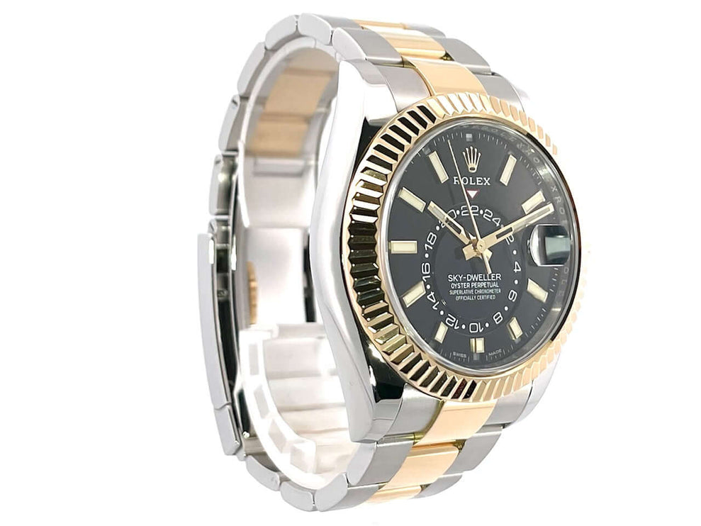 326933-schwarz-2020-4