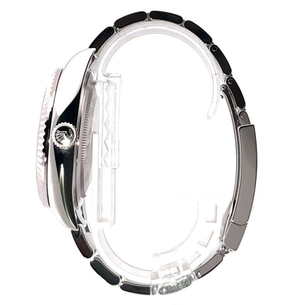 Seitenansicht der Rolex Sky-Dweller Edelstahl / Weißgold Ref. 326934 Blau, ungetragen aus 2021 mit silbernem Oyster-Armband