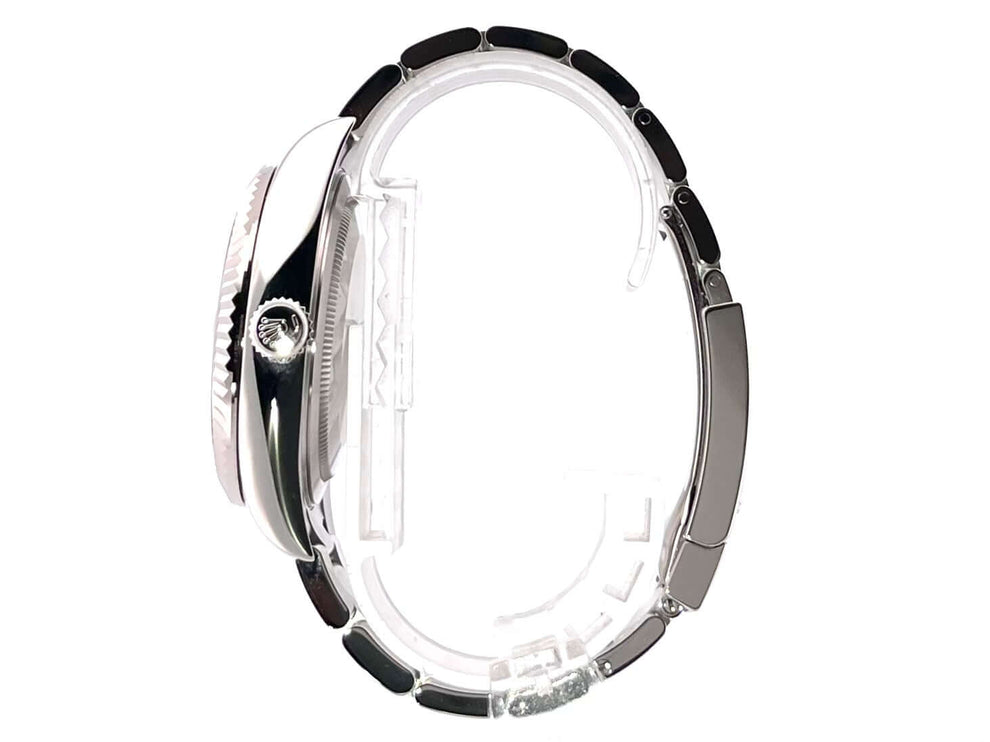 Seitenansicht der Rolex Sky-Dweller Edelstahl / Weißgold Ref. 326934 Blau, ungetragen aus 2021 mit silbernem Oyster-Armband