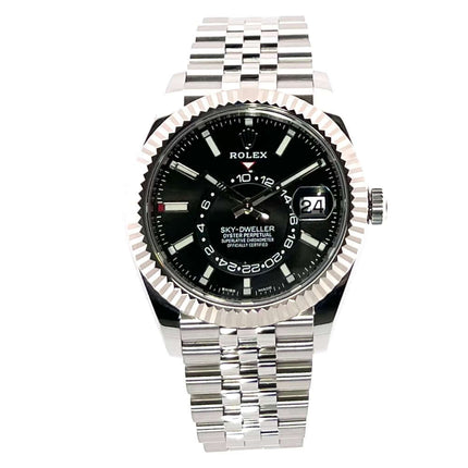 Rolex Sky-Dweller Edelstahl/Weißgold Ref. 326934 Uhr mit schwarzem Zifferblatt und Jubile-Band, Modell aus dem Jahr 2021.