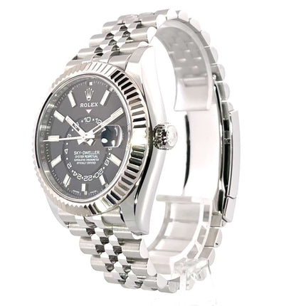 Rolex Sky-Dweller 326934 Schwarz Jubile-Band Edelstahl/Weißgold, 42 mm Gehäuse, schwarze Zifferblatt, 2021, poliert und satiniert.