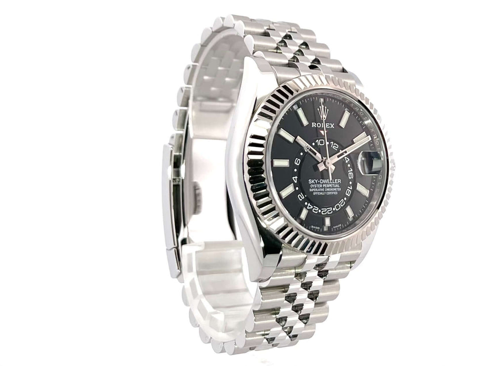 Rolex Sky-Dweller 326934, Edelstahl und 18 kt Weißgold, schwarzes Zifferblatt, Jubilé-Band, poliert und satiniert, Ref. 326934 aus 2021.