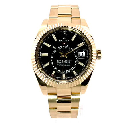Rolex Sky-Dweller 326938 in 18 kt Gelbgold mit schwarzem Zifferblatt und Oysterband, 42 mm Gehäuse, Datum bei 3 Uhr.