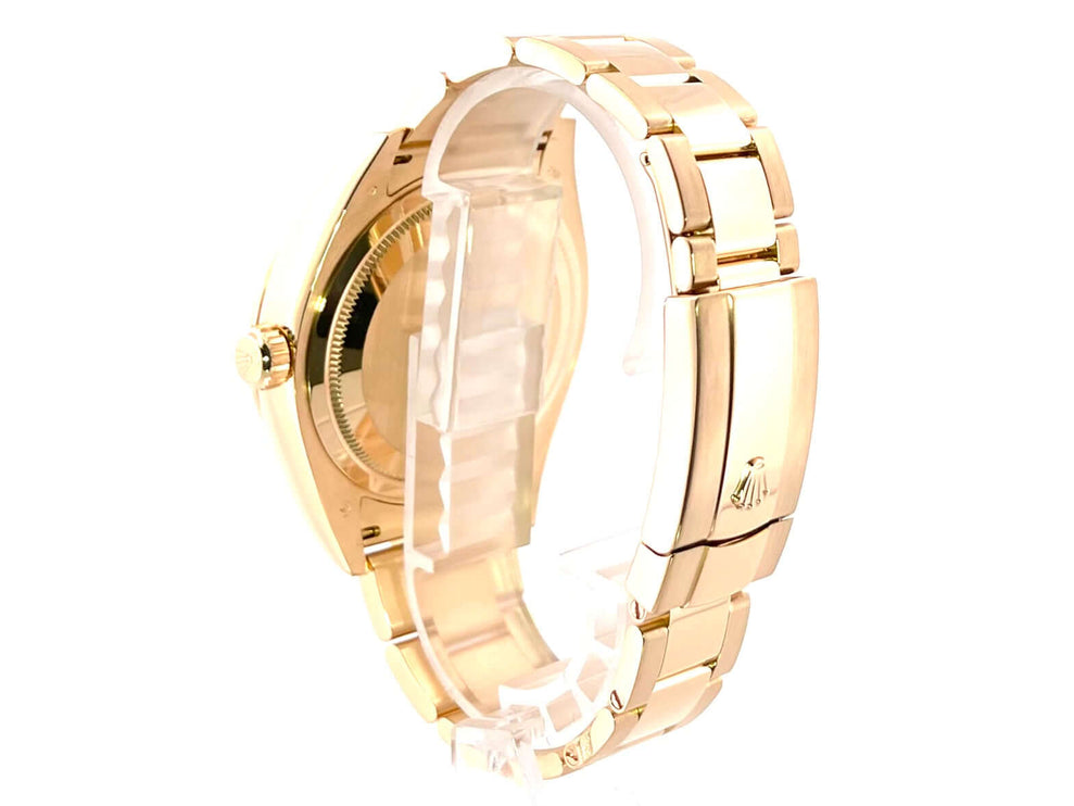 Rückansicht der Rolex Sky-Dweller 326938 aus 18 kt Gelbgold mit poliertem und satiniertem Oysterband und Oysterclasp-Faltschließe.