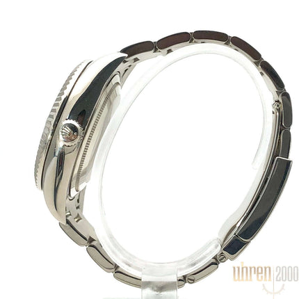 326939-schwarz-2014-325-4