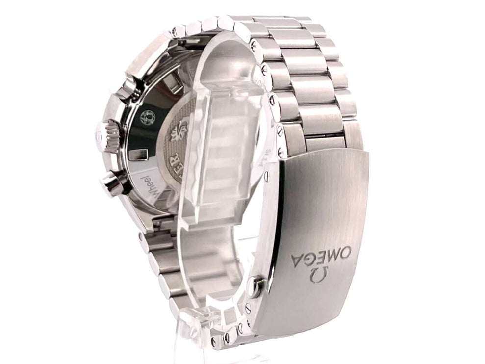 Rückansicht der Omega Speedmaster Mark II 327.10.43.50.06.001 mit Edelstahlarmband und polierter Faltschließe