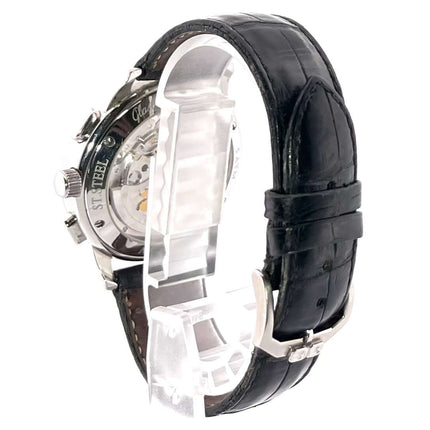 Glashütte Original Senator Chronograph 39-32-05-03-04 mit schwarzem Alligatorleder Armband, Edelstahlgehäuse und Saphirglas-Rückseite.