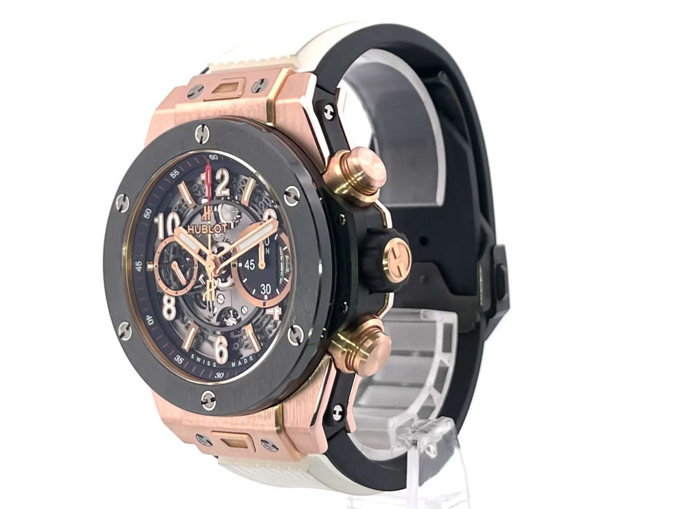 Hublot Big Bang Unico King Gold 411.OM.1180.RX, roségold Gehäuse, Keramik-Lünette, transparentes Zifferblatt, schwarz-weißes Kautschuk Armband