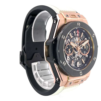 Hublot Big Bang Unico King Gold 411.OM.1180.RX aus 18 kt Rotgold, 45 mm Gehäuse, Keramik Lünette, weiß-schwarzes Kautschuk Armband, Chronograph