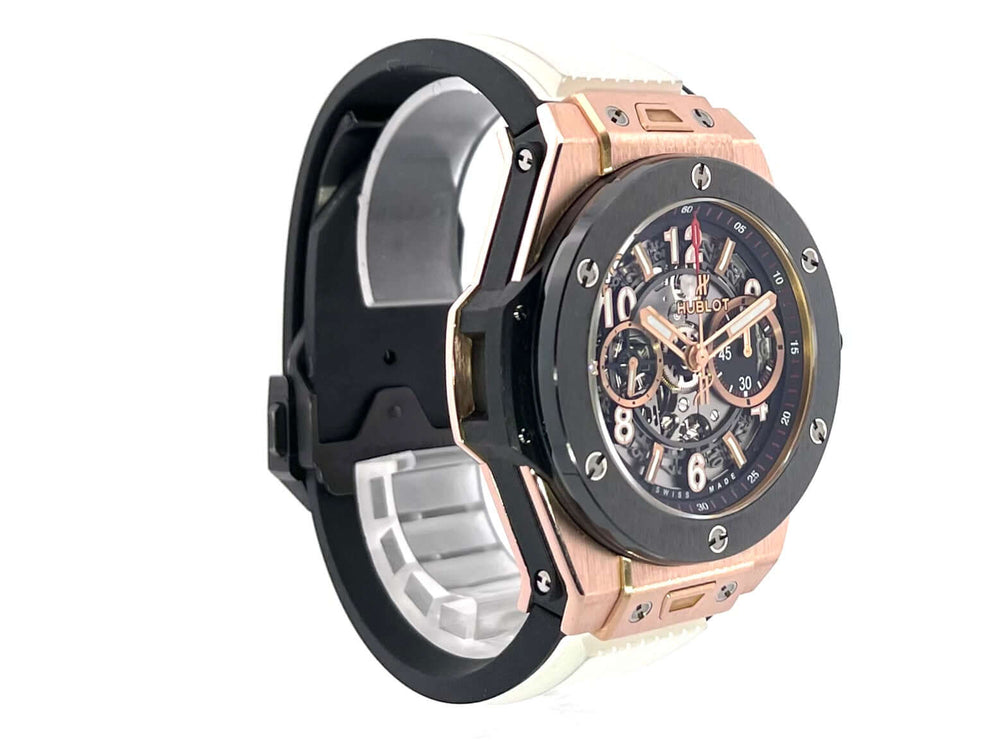 Hublot Big Bang Unico King Gold 411.OM.1180.RX aus 18 kt Rotgold, 45 mm Gehäuse, Keramik Lünette, weiß-schwarzes Kautschuk Armband, Chronograph