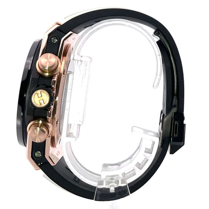 Seitliche Ansicht der Hublot Big Bang Unico King Gold 411.OM.1180.RX mit Gehäuse aus Rotgold und schwarzem Kautschukarmband.