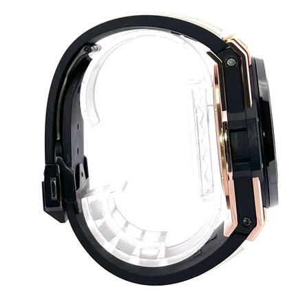 Seitliche Ansicht einer Hublot Big Bang Unico King Gold 411.OM.1180.RX mit 18 kt Rotgoldgehäuse und schwarzem Kautschukarmband