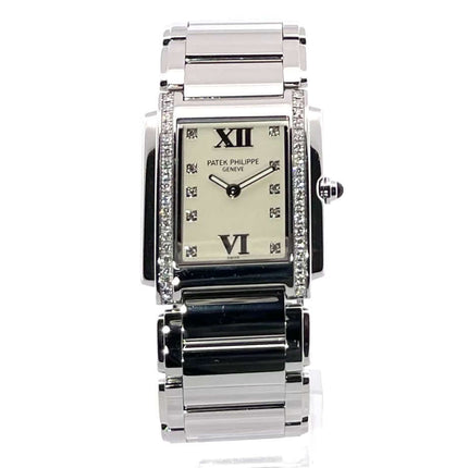 Patek Philippe Twenty-4 Edelstahl Ref. 4910/10A-011, Damenarmbanduhr mit Diamanten und weißem Zifferblatt, Edelstahlarmband, Quarzwerk.