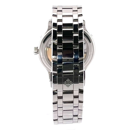 Rückansicht der Patek Philippe Complications Annual Calendar Mondphase 4947/1A-001 Edelstahlarmband und Faltschließe.