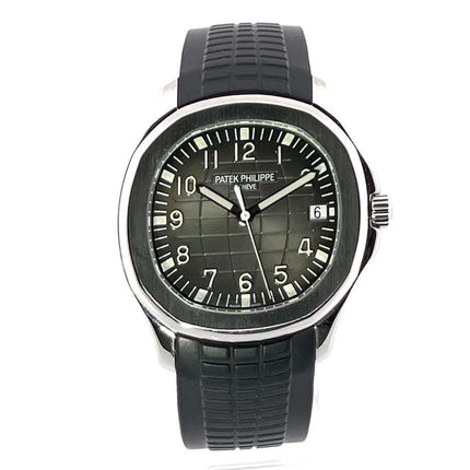 Patek Philippe Aquanaut Ref. 5167A-001, poliertes und satiniertes Edelstahlgehäuse, schwarzes Kautschukband, schwarzes Zifferblatt mit Datum.