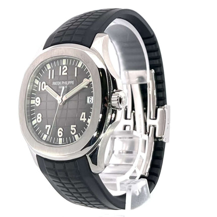 Patek Philippe Aquanaut 5167A-001 aus Edelstahl mit schwarzem Kautschukband und arabischen Leuchtziffern