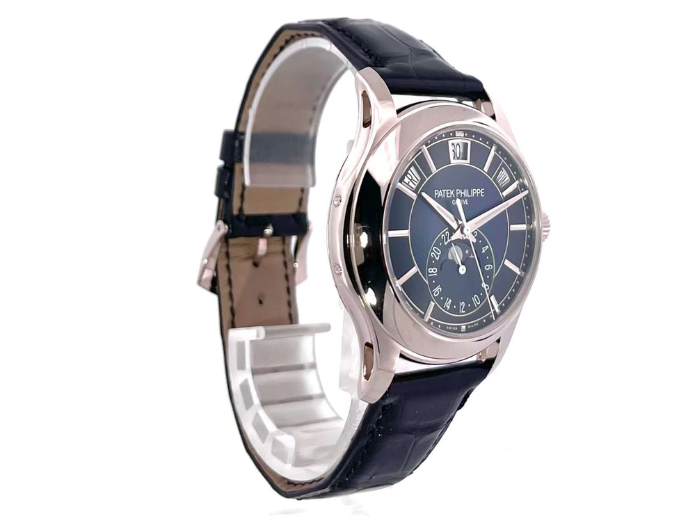 Patek Philippe Complications Annual Calendar Mondphase 5205G-013 Weißgoldgehäuse, blaues Zifferblatt, schwarzes Lederband, luxuriöse Herrenarmbanduhr.