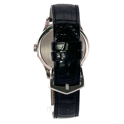 Rückansicht der Patek Philippe Calatrava 18 kt Weißgold Ref. 5227G-010, schwarzes Alligatorleder Armband und Weißgold Dornschließe, aus 2019