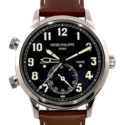 Patek Philippe Calatrava Pilot Travel Time Weißgold 5524G-001, braunes Lederarmband, blaues Zifferblatt mit arabischen Ziffern, Uhr aus 18 kt Weißgold