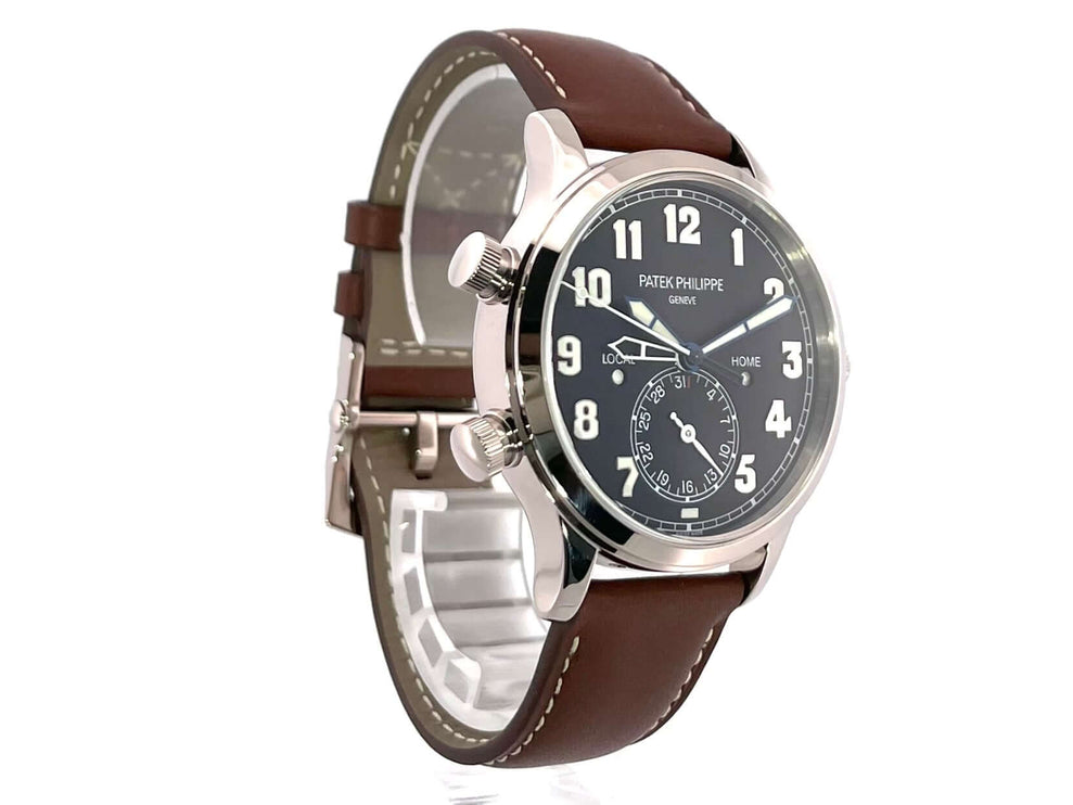 Patek Philippe Calatrava Pilot Travel Time Weißgold 5524G-001, 18 kt Weißgold Gehäuse, braunes Lederarmband, blaues Zifferblatt, Automatikuhr.