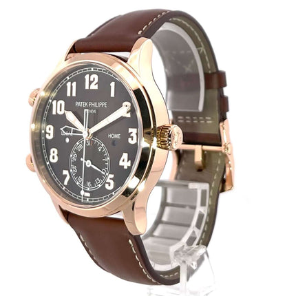 Patek Philippe Calatrava Pilot Travel Time 5524R-001, 18 kt Roségold Gehäuse, braunes Lederarmband, braunes Zifferblatt mit arabischen Ziffern