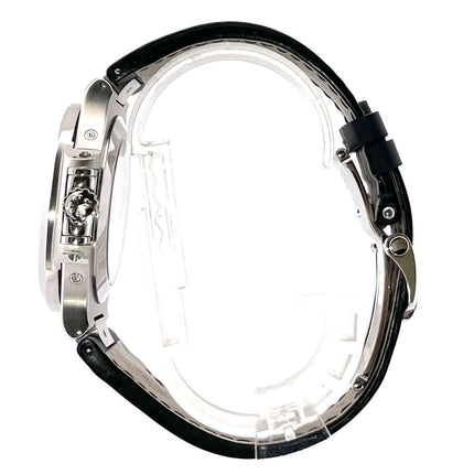 Patek Philippe Nautilus 5726A-001, seitlich, schwarzes Lederband, Edelstahlgehäuse poliert und satiniert, Automatikaufzug, 40,5 mm, Jahreskalender Mondphase.