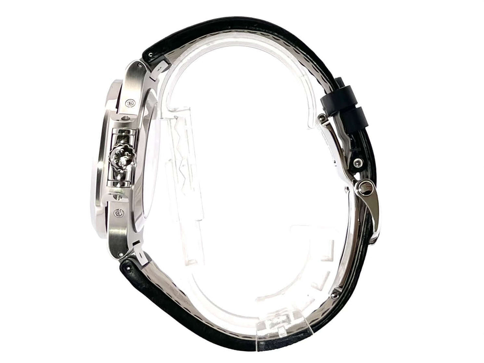 Patek Philippe Nautilus 5726A-001, seitlich, schwarzes Lederband, Edelstahlgehäuse poliert und satiniert, Automatikaufzug, 40,5 mm, Jahreskalender Mondphase.