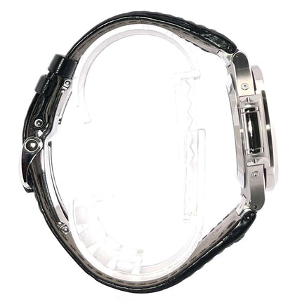 Seitenansicht von Patek Philippe Nautilus Annual Calendar Mondphase 5726A-001 mit schwarz poliertem Edelstahlgehäuse und Lederband.