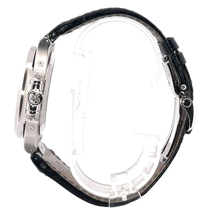 Profilansicht der Patek Philippe Nautilus Annual Calendar Mondphase 5726A-001 mit schwarzem Lederarmband.