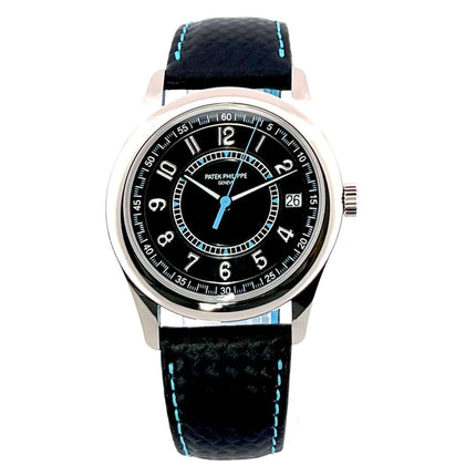 Patek Philippe Calatrava Weißgold 6007G-011, 18 kt Weißgoldgehäuse, schwarzes Zifferblatt mit arabischen Ziffern und schwarzem Lederarmband.